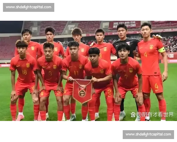 国足备战亚洲杯全力冲刺 新星崛起引发球迷期待